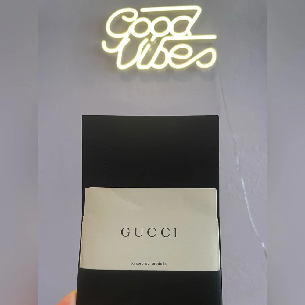 Gucci leather sneakers with embellished arrow size 38 (US Size 7.5-8) - Picture 9 of 9